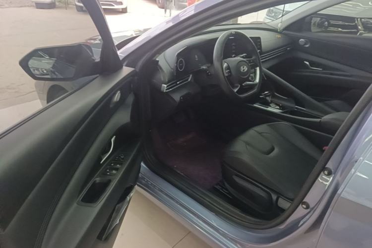 Used Hyundai Elantra 2023 1.5L CVT GLX Elite Edition Driver Seat