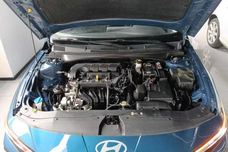 Used Hyundai Elantra 2023 1.5L CVT LUX Prestige Edition Engine Bay