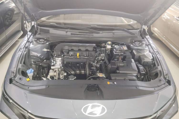 Used Hyundai Elantra 2023 1.5L CVT LUX Prestige Edition Engine Bay