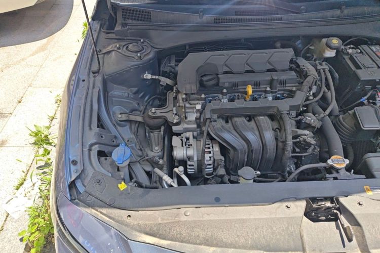 Used Hyundai Elantra 2023 1.5L CVT LUX Prestige Edition Engine Bay Right