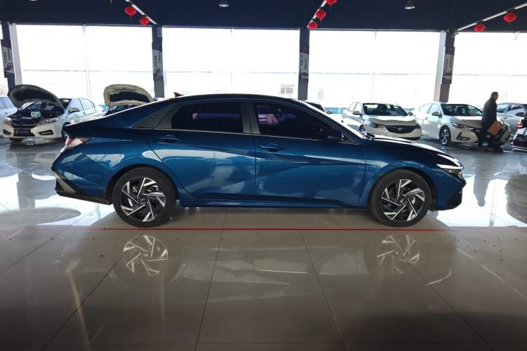 Used Hyundai Elantra 2023 1.5L CVT GLX Elite Edition Exterior 3