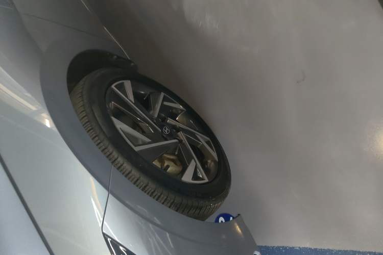 Used Hyundai Elantra 2023 1.5L CVT LUX Prestige Edition Exterior 4
