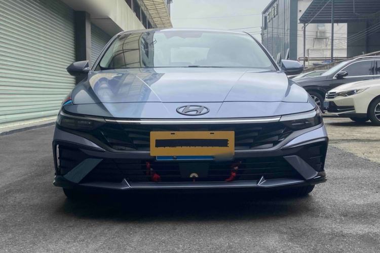 Used Hyundai Elantra 2023 1.5L CVT LUX Prestige Edition Exterior 4
