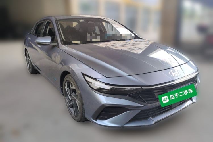 Used Hyundai Elantra 2023 1.5L CVT TOP Flagship Edition Front Right 45 Deg
