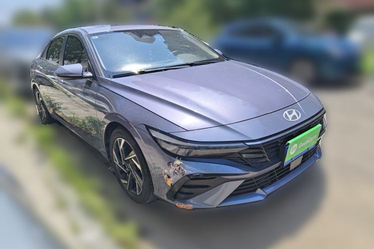 Used Hyundai Elantra 2023 1.5L CVT LUX Prestige Edition Front Right 45 Deg