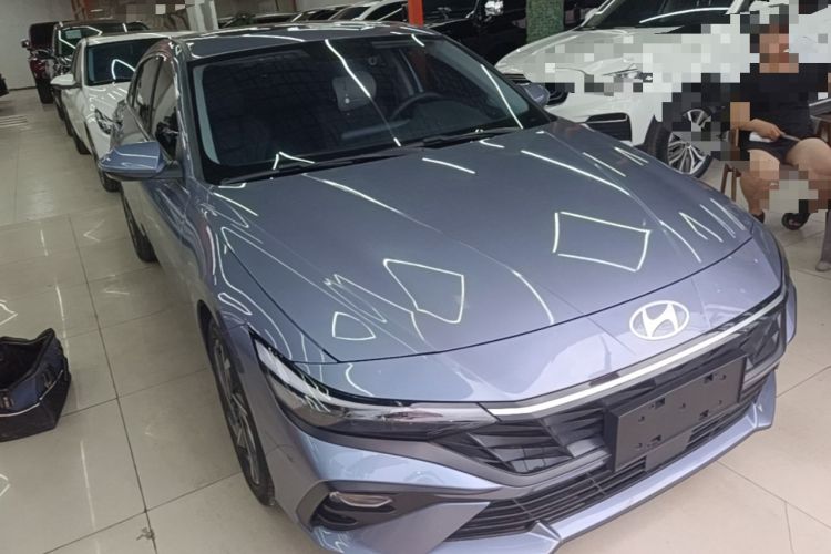 Used Hyundai Elantra 2023 1.5L CVT GLX Elite Edition Front Right 45 Deg