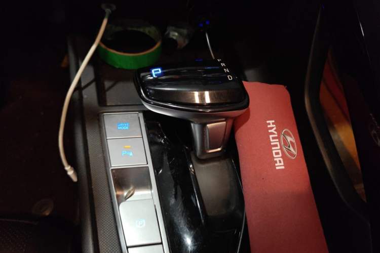 Used Hyundai Elantra 2023 1.5L CVT GLX Elite Edition Gear Lever