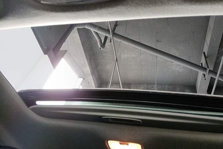 Used Hyundai Elantra 2023 1.5L CVT LUX Prestige Edition Headliner