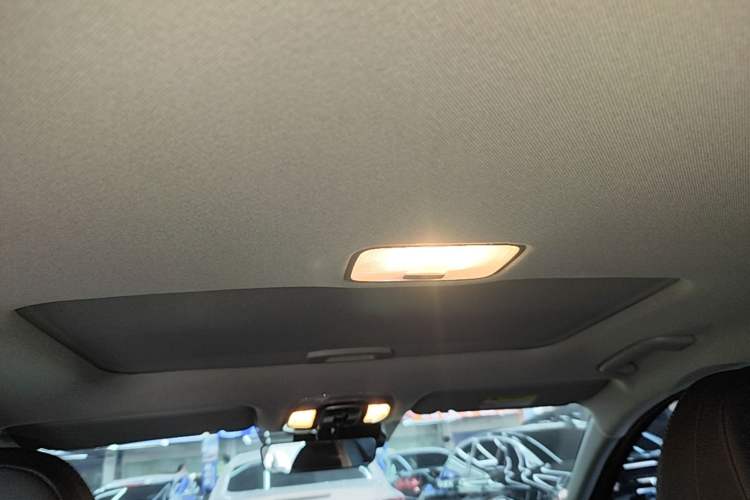 Used Hyundai Elantra 2023 1.5L CVT LUX Prestige Edition Headliner
