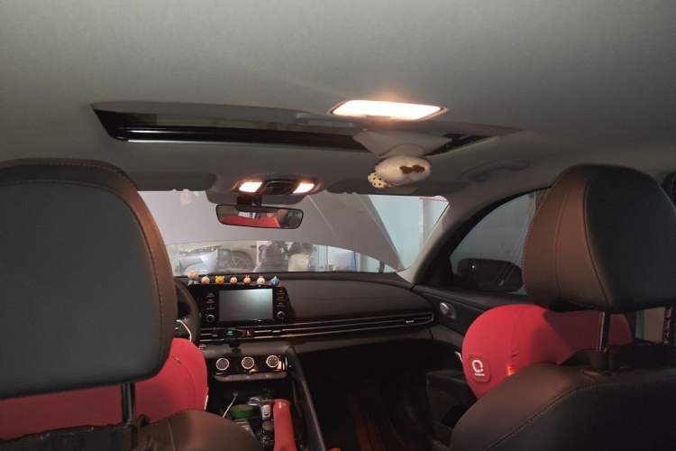 Used Hyundai Elantra 2023 1.5L CVT GLX Elite Edition Headliner