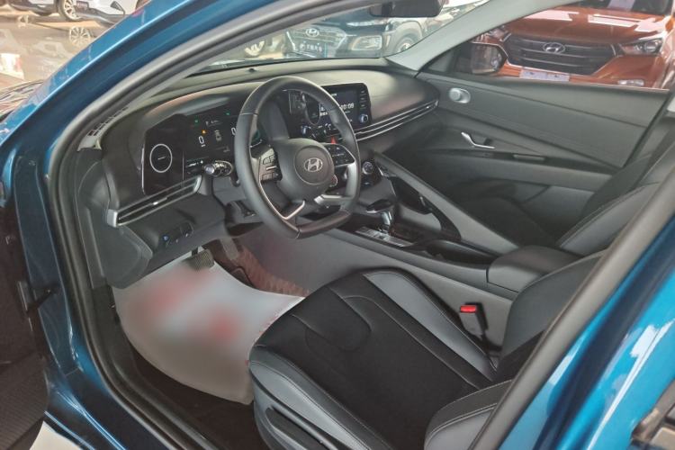 Used Hyundai Elantra 2023 1.5L CVT GLX Elite Edition Interior 1