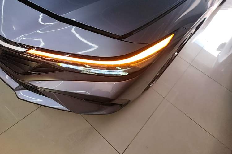 Used Hyundai Elantra 2023 1.5L CVT LUX Prestige Edition Left Front Headlight