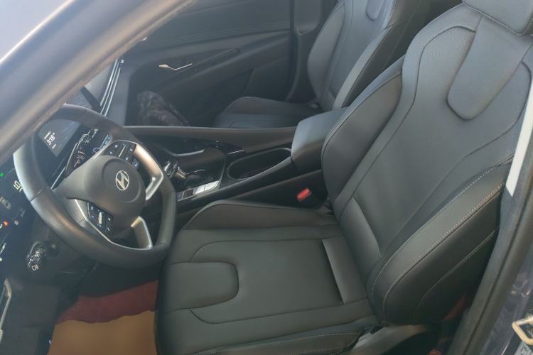 Used Hyundai Elantra 2023 1.5L CVT LUX Prestige Edition Left Front Seat
