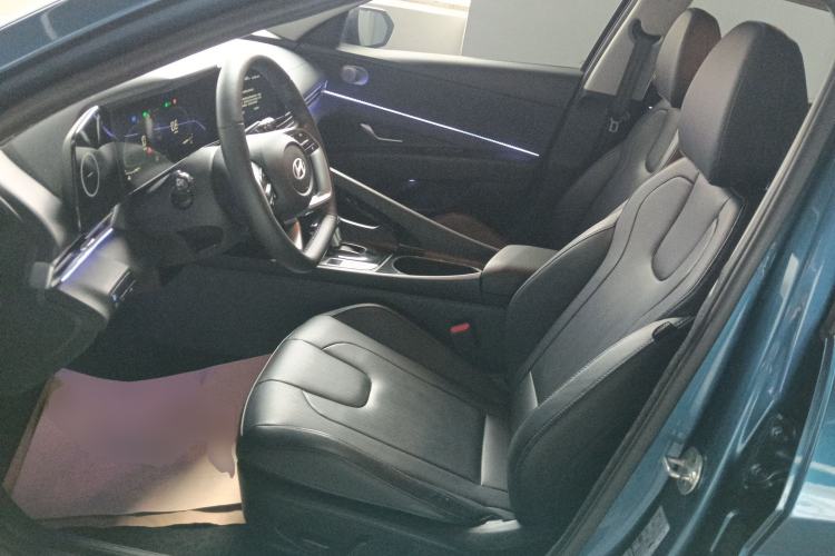 Used Hyundai Elantra 2023 1.5L CVT LUX Prestige Edition Left Front Seat