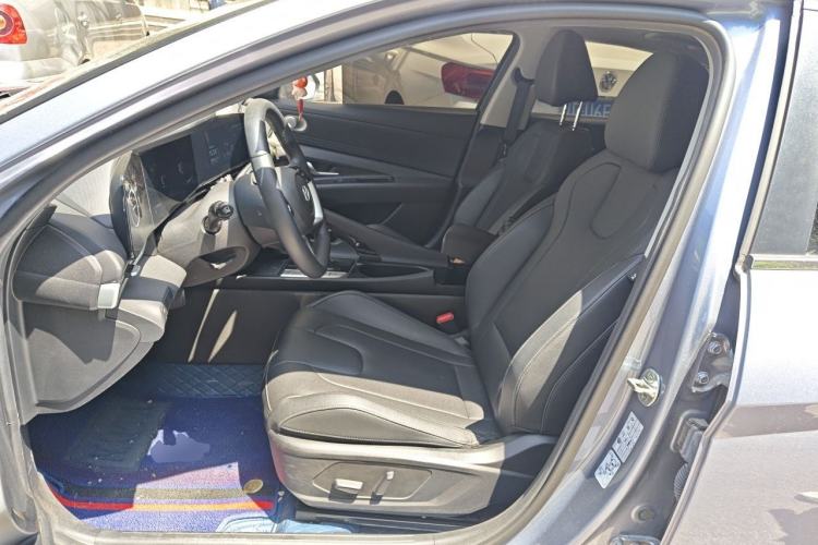 Used Hyundai Elantra 2023 1.5L CVT LUX Prestige Edition Left Front Seat