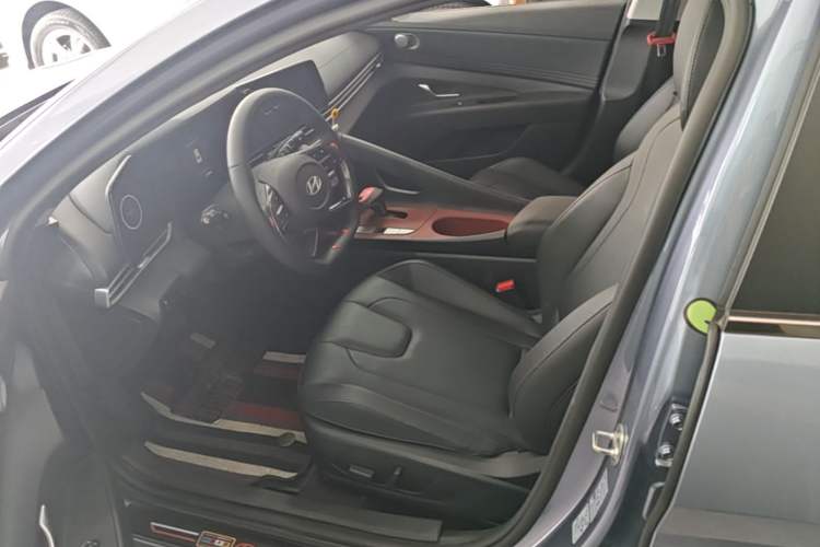 Used Hyundai Elantra 2023 1.5L CVT LUX Prestige Edition Left Front Seat