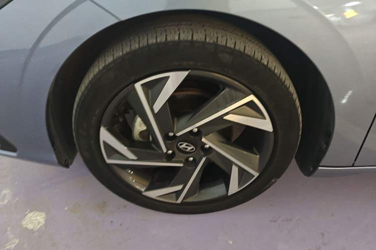 Used Hyundai Elantra 2023 1.5L CVT LUX Prestige Edition Left Front Wheel Hub