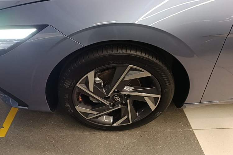 Used Hyundai Elantra 2023 1.5L CVT GLX Elite Edition Left Front Wheel Hub