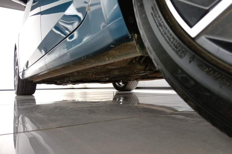Used Hyundai Elantra 2023 1.5L CVT LUX Prestige Edition Left Side Sill