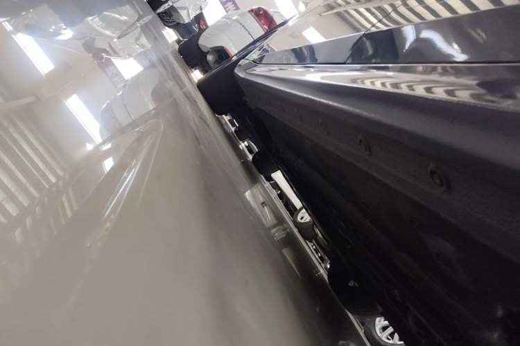 Used Hyundai Elantra 2023 1.5L CVT LUX Prestige Edition Left Side Sill