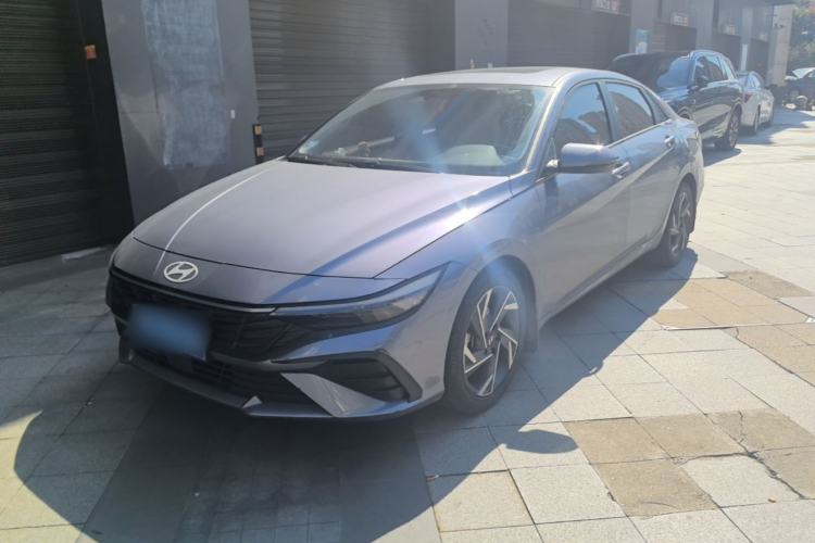 Hyundai Elantra 2023 1.5L CVT LUX Prestige Edition