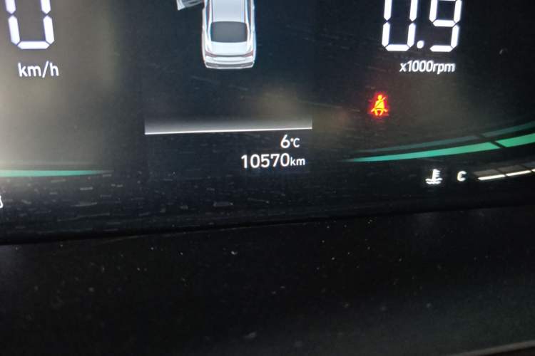 Used Hyundai Elantra 2023 1.5L CVT GLX Elite Edition Odometer Close Up