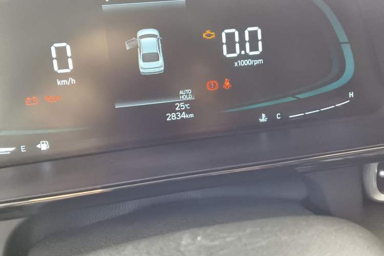 Used Hyundai Elantra 2023 1.5L CVT GLX Elite Edition Odometer Close Up