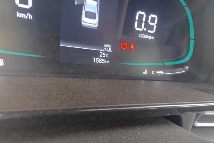 Used Hyundai Elantra 2023 1.5L CVT GLX Elite Edition Odometer Close Up