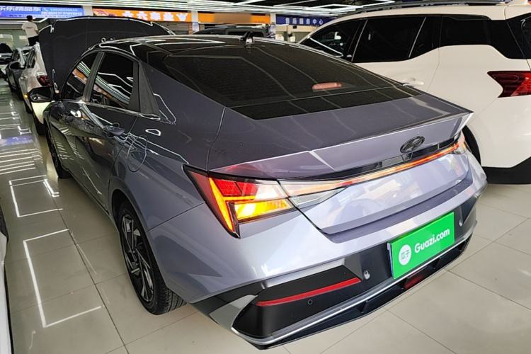 Used Hyundai Elantra 2023 1.5L CVT LUX Prestige Edition Rear Left 45 Deg