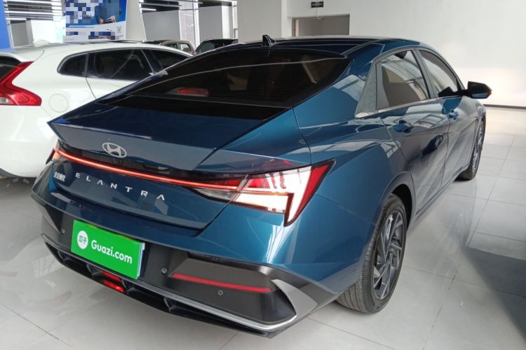 Used Hyundai Elantra 2023 1.5L CVT LUX Prestige Edition Rear Right 45 Deg