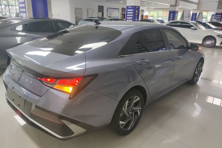 Used Hyundai Elantra 2023 1.5L CVT GLX Elite Edition Rear Right 45 Deg
