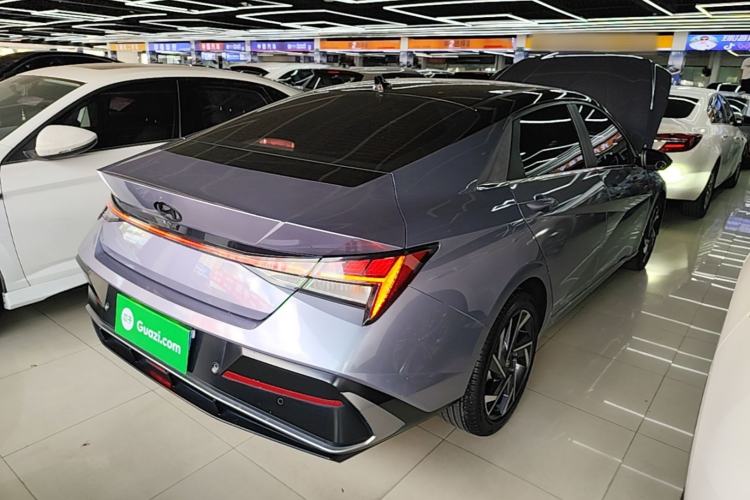 Used Hyundai Elantra 2023 1.5L CVT LUX Prestige Edition Rear Right 45 Deg