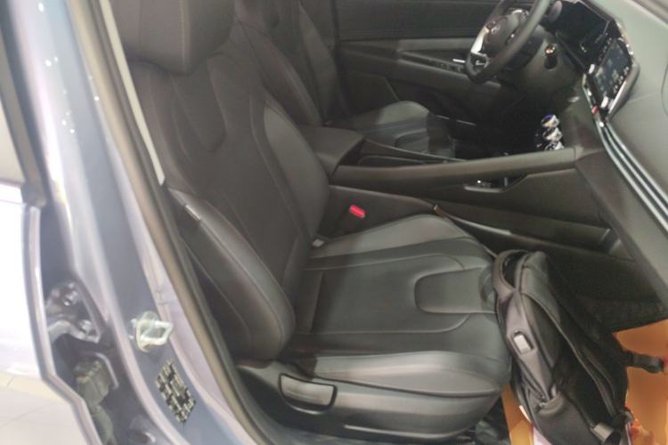 Used Hyundai Elantra 2023 1.5L CVT GLX Elite Edition Right Front Seat
