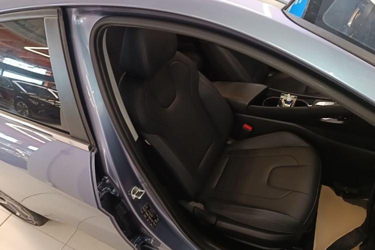 Used Hyundai Elantra 2023 1.5L CVT GLX Elite Edition Right Front Seat