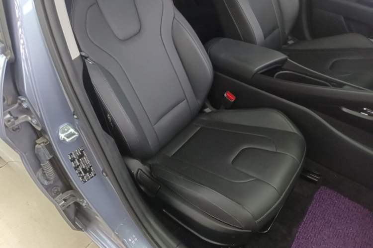 Used Hyundai Elantra 2023 1.5L CVT GLX Elite Edition Right Front Seat