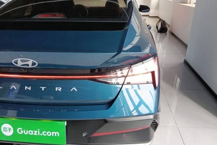 Used Hyundai Elantra 2023 1.5L CVT LUX Prestige Edition Right Rear Taillight