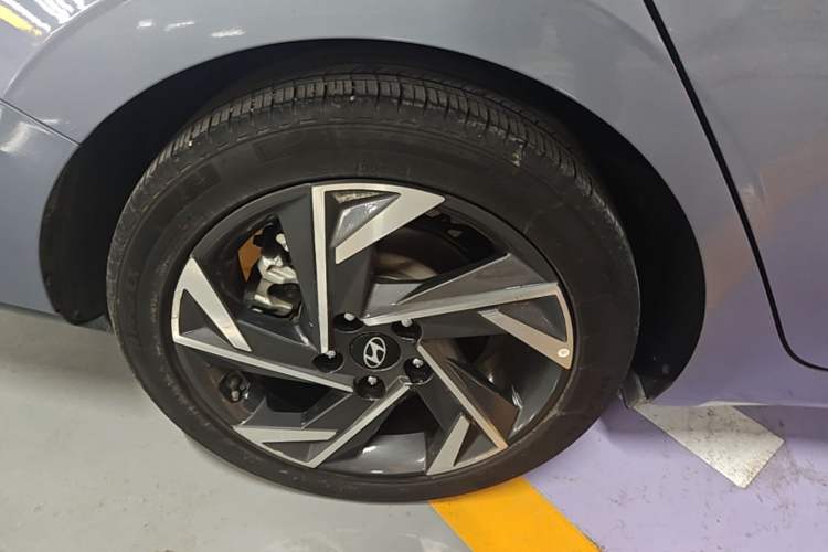 Used Hyundai Elantra 2023 1.5L CVT LUX Prestige Edition Right Rear Wheel Hub