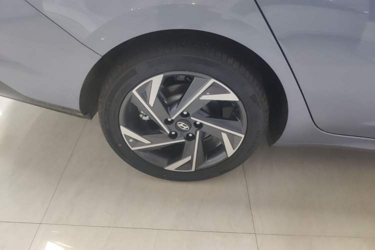 Used Hyundai Elantra 2023 1.5L CVT GLX Elite Edition Right Rear Wheel Hub