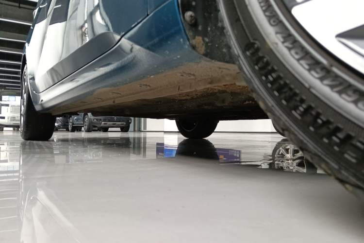 Used Hyundai Elantra 2023 1.5L CVT LUX Prestige Edition Right Side Sill