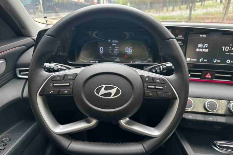 Used Hyundai Elantra 2023 1.5L CVT GLX Elite Edition Steering Wheel