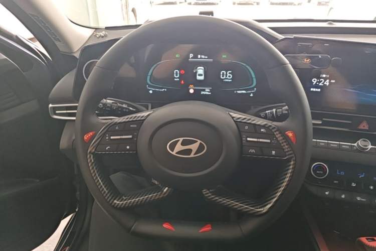 Used Hyundai Elantra 2023 1.5L CVT LUX Prestige Edition Steering Wheel