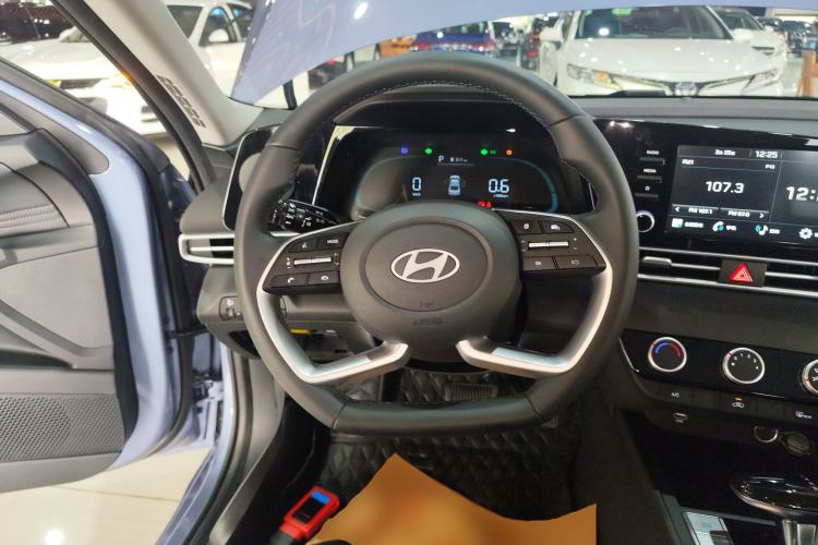 Used Hyundai Elantra 2023 1.5L CVT GLX Elite Edition Steering Wheel
