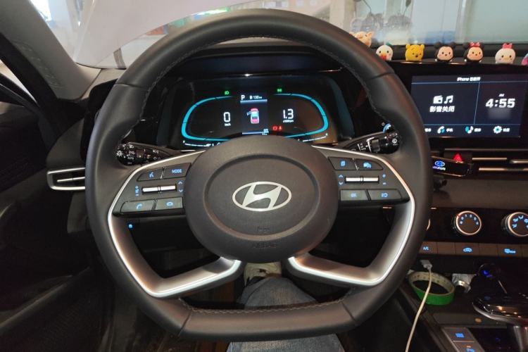 Used Hyundai Elantra 2023 1.5L CVT GLX Elite Edition Steering Wheel