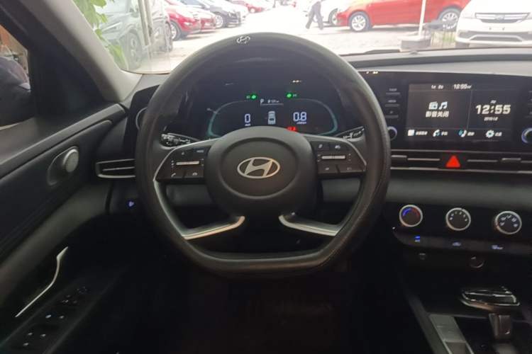 Used Hyundai Elantra 2023 1.5L CVT GLX Elite Edition Steering Wheel
