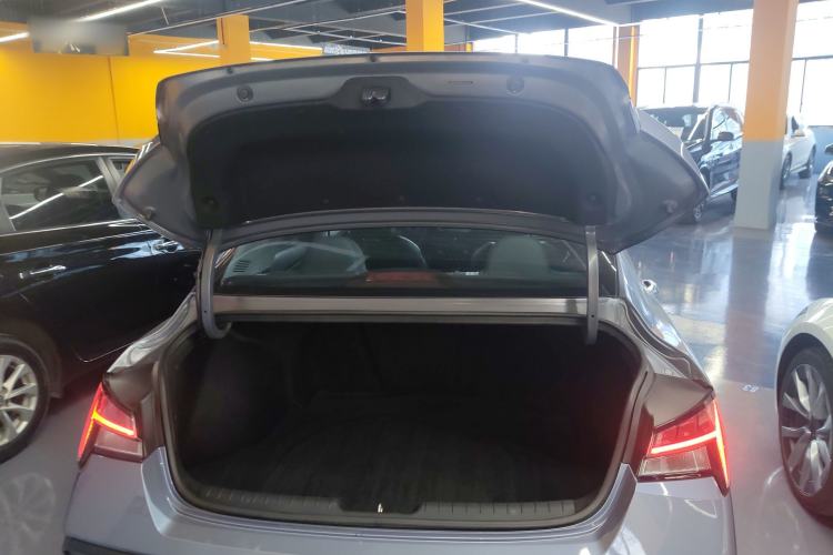 Used Hyundai Elantra 2023 1.5L CVT LUX Prestige Edition Trunk