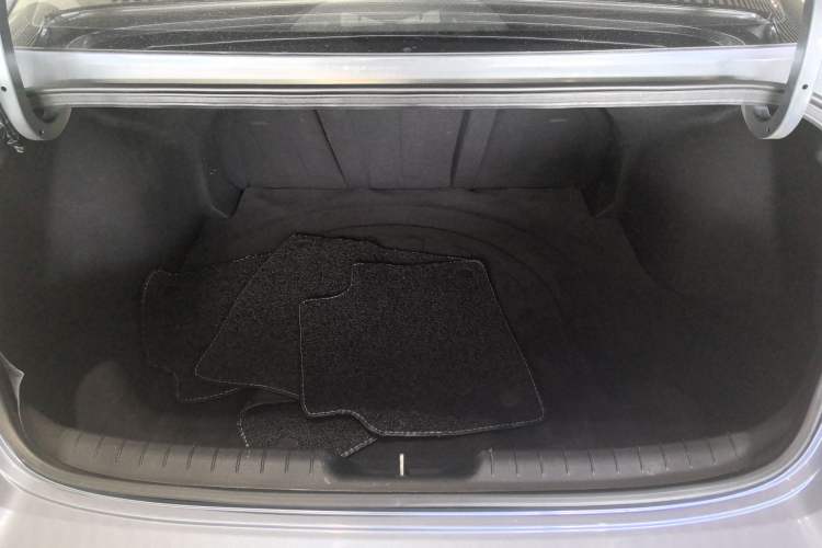 Used Hyundai Elantra 2023 1.5L CVT LUX Prestige Edition Trunk