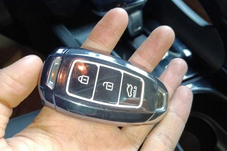 Used Hyundai Elantra 2023 1.5L CVT LUX Prestige Edition Vehicle Key