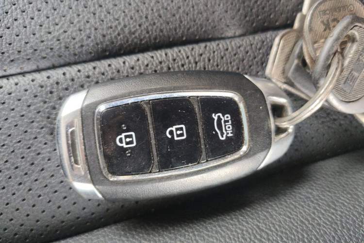 Used Hyundai Elantra 2023 1.5L CVT TOP Flagship Edition Vehicle Key
