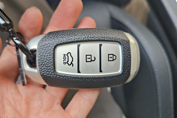Used Hyundai Elantra 2023 1.5L CVT LUX Prestige Edition Vehicle Key