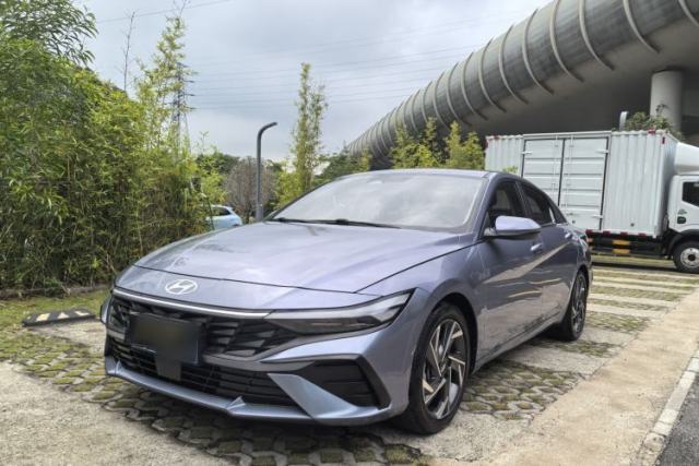Used Hyundai Elantra 2023 1.5L CVT LUX Prestige Edition